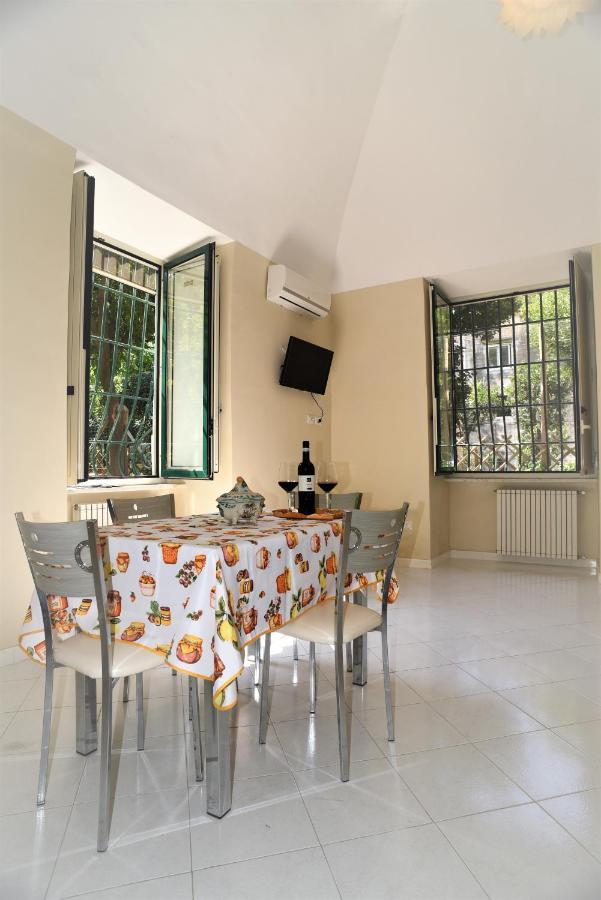 Casa Vacanza "Nonna Matilde" A Meta Di Sorrento, 600Mt Dal Mare, Casa Per 4 Екстер'єр фото