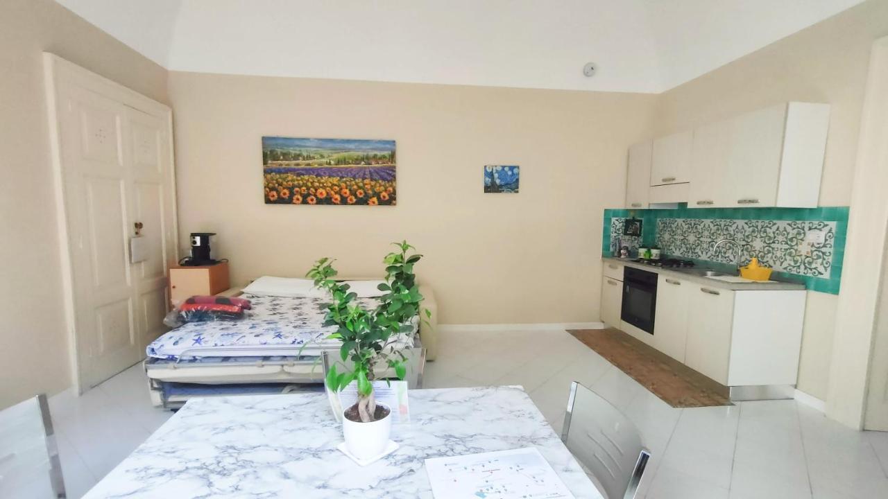 Casa Vacanza "Nonna Matilde" A Meta Di Sorrento, 600Mt Dal Mare, Casa Per 4 Екстер'єр фото